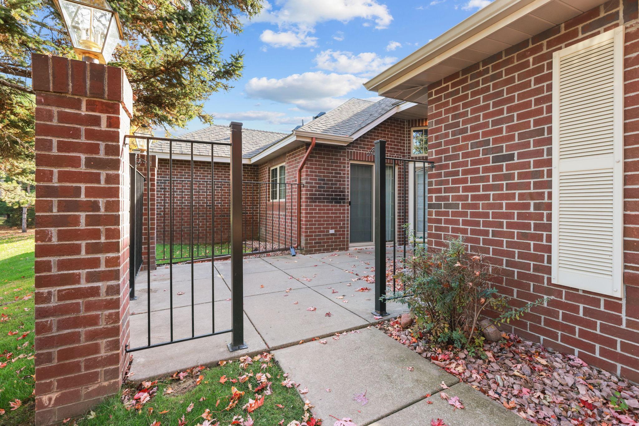 1603 Hunter Hill Road Hudson, WI 54016 - Photo 7 of 30