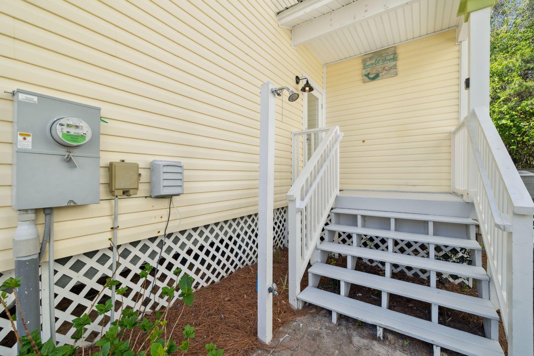 104 Emerald Dunes Circle Santa Rosa Beach, FL 32459 - Photo 5 of 53 a bathroom with a window and a shower