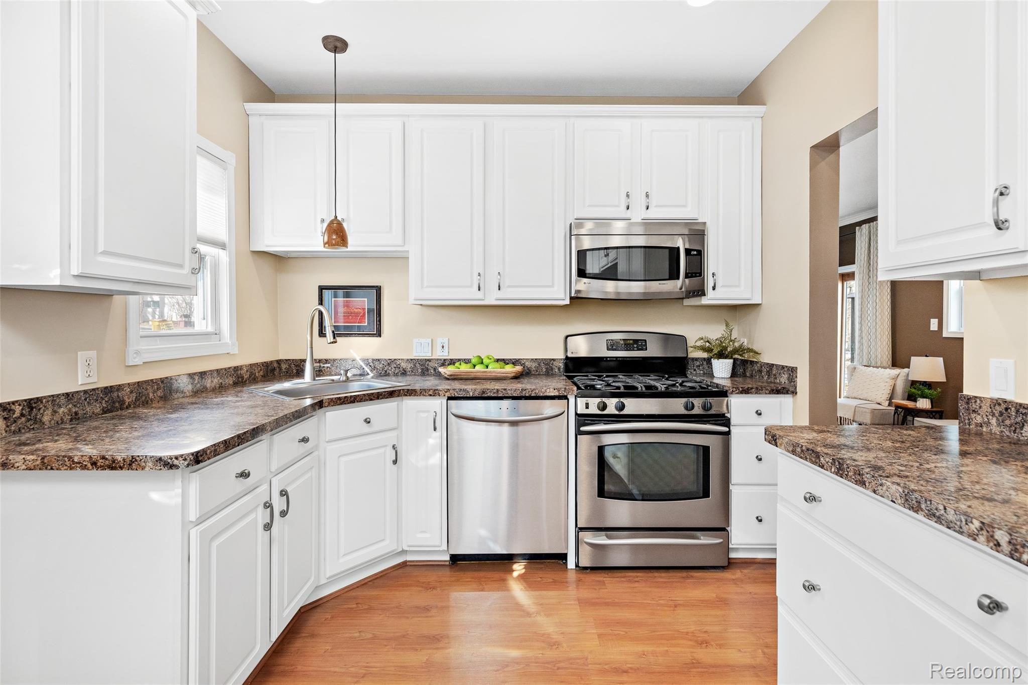 1406 Ora Road Oxford, MI 48371 - Photo 12 of 52 Updated Kitchen