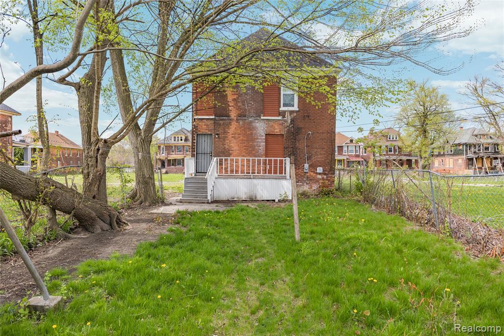 3010 Montclair Street Detroit, MI 48214 - Photo 10 of 61