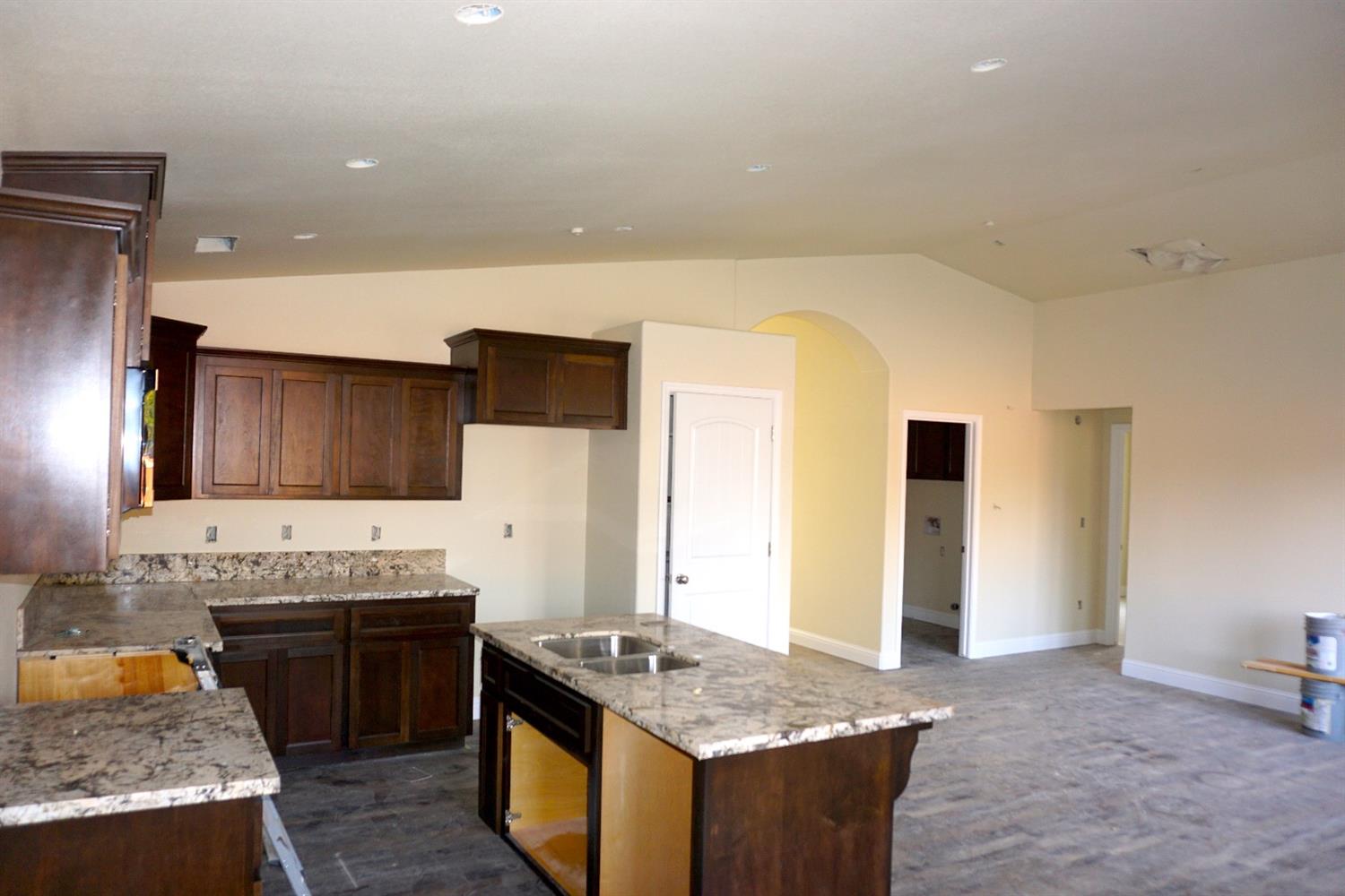 1023 Riverside Drive Madera, CA 93638 - Photo 4 of 11 Gallery Image 4