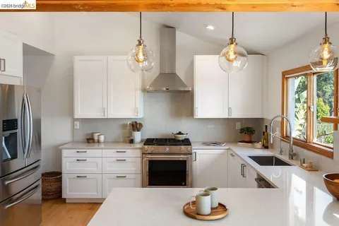 $1,398,000 | 7008 Thornhill Drive, Oakland, CA 94611