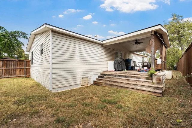 $189,000 | 210 West 9th Street, McGregor, TX 76657
