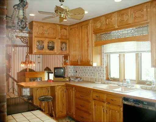 1180 Greentree Road Green Tree, PA 15220 - Photo 2 of 8 Kitchen.