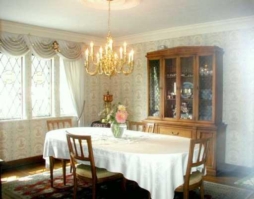 1180 Greentree Road Green Tree, PA 15220 - Photo 3 of 8 Dining Room.
