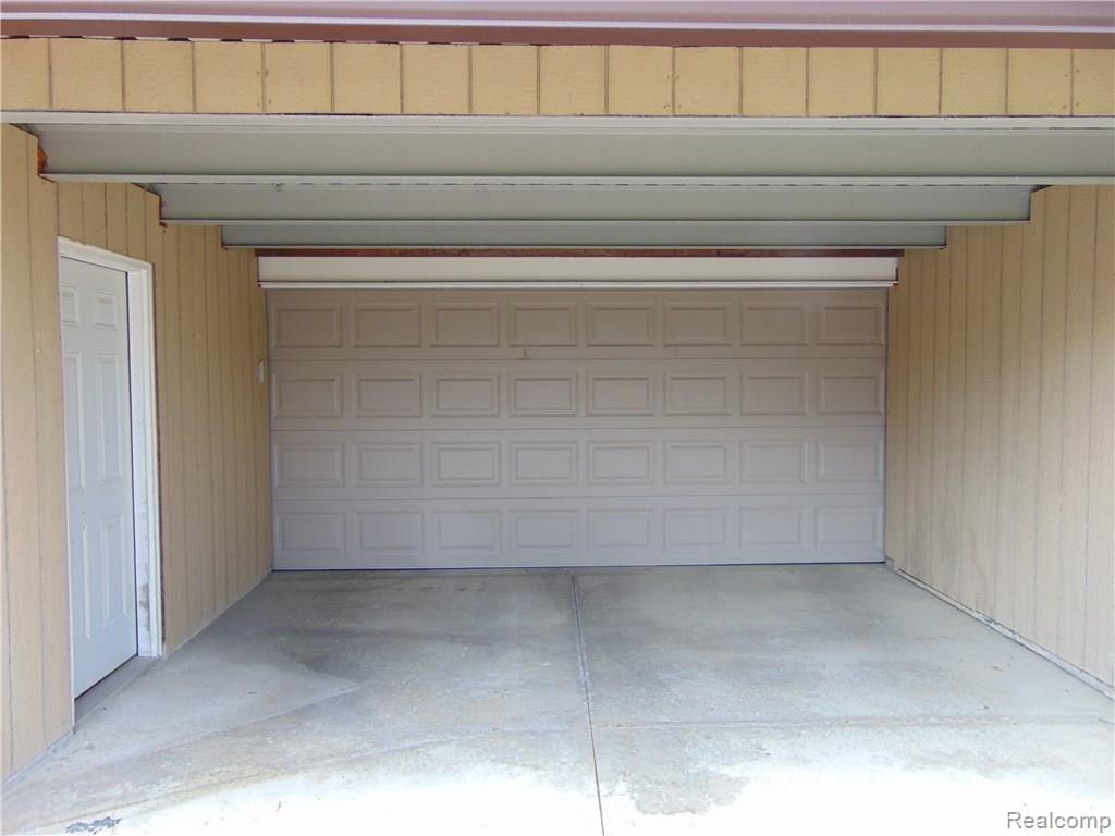 2700 Mohawk Lane Rochester Hills, MI 48306 - Photo 18 of 83