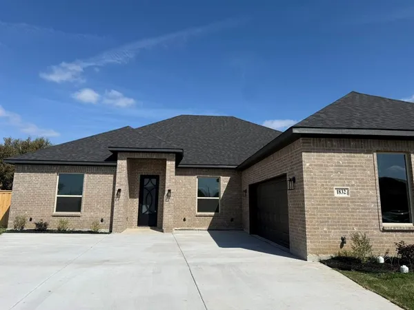$3,600 | 1832 Noble Lane, Grand Prairie, TX 75052