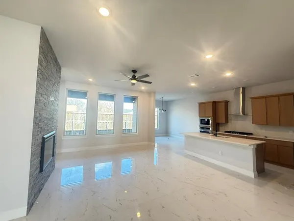 $3,600 | 1832 Noble Lane, Grand Prairie, TX 75052
