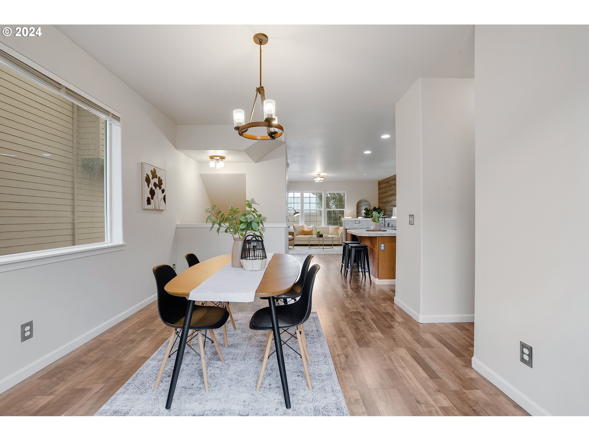 4835 Southeast Davis Road Hillsboro, OR 97123 - Photo 12 of 32 Gallery Image 12