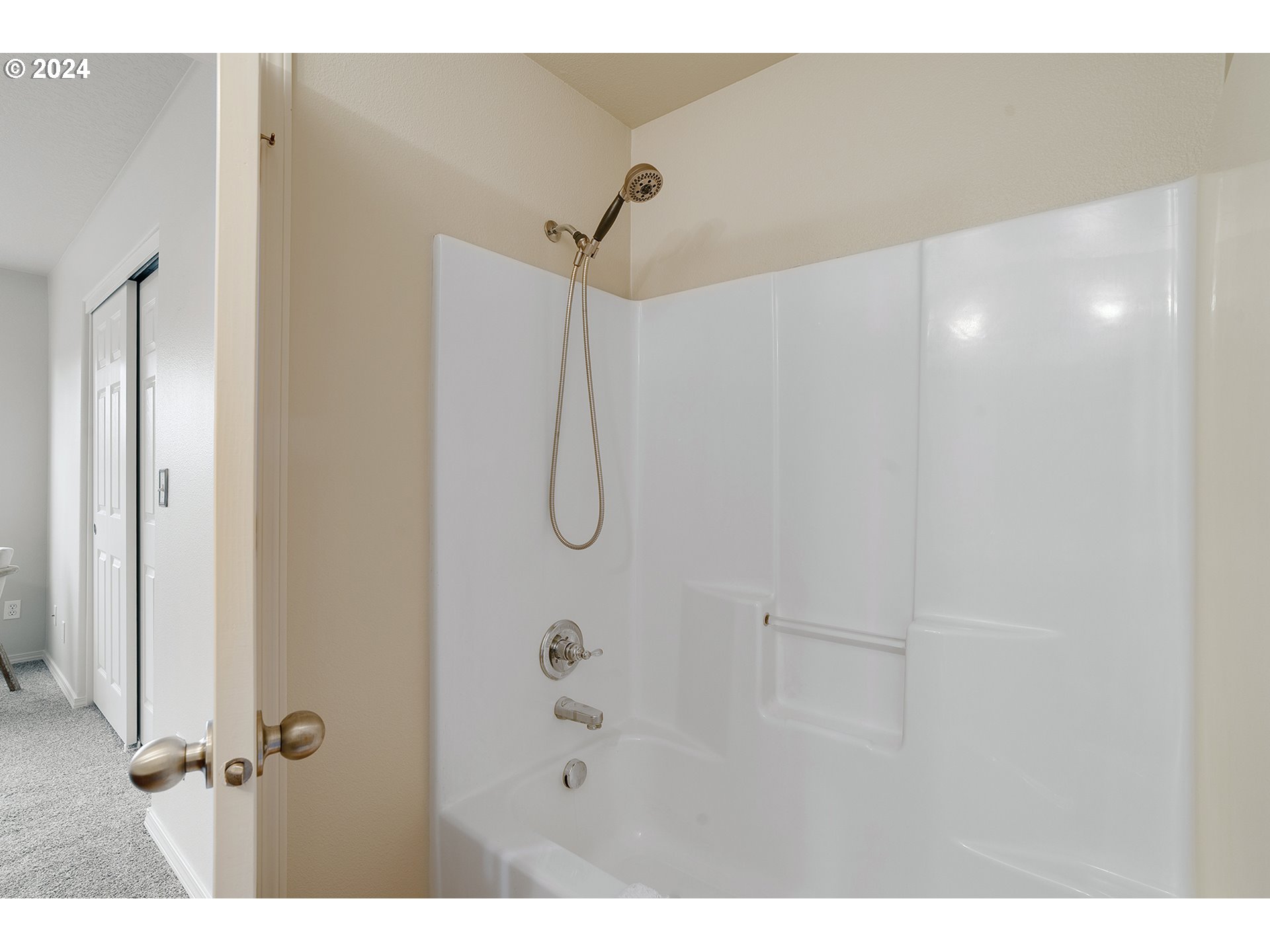 4835 Southeast Davis Road Hillsboro, OR 97123 - Photo 22 of 32 Gallery Image 22