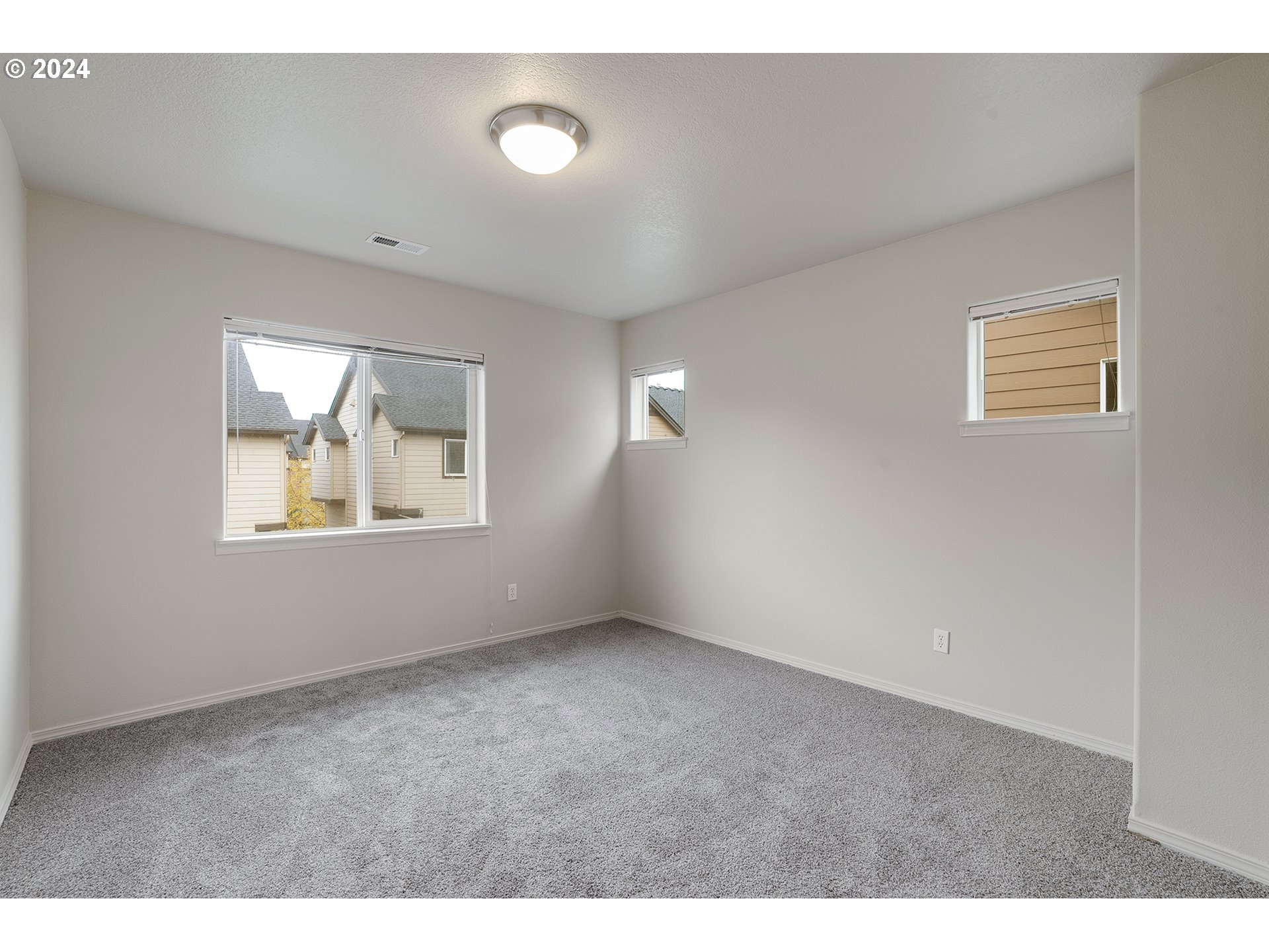 4835 Southeast Davis Road Hillsboro, OR 97123 - Photo 24 of 32 Gallery Image 24