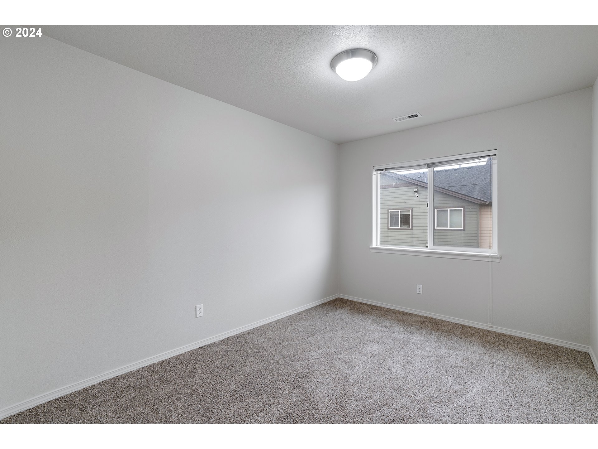 4835 Southeast Davis Road Hillsboro, OR 97123 - Photo 26 of 32 Gallery Image 26