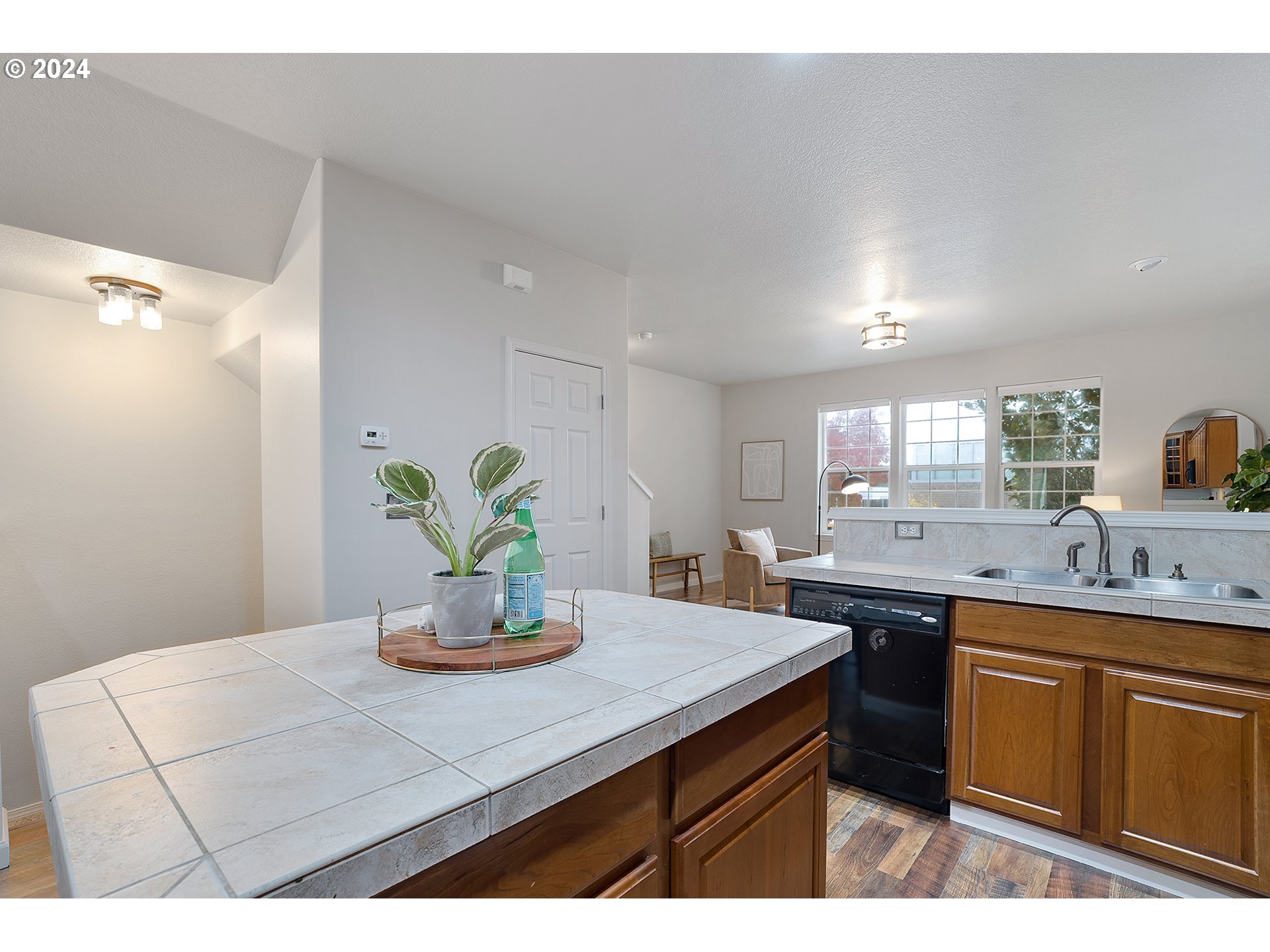 4835 Southeast Davis Road Hillsboro, OR 97123 - Photo 10 of 32 Gallery Image 10