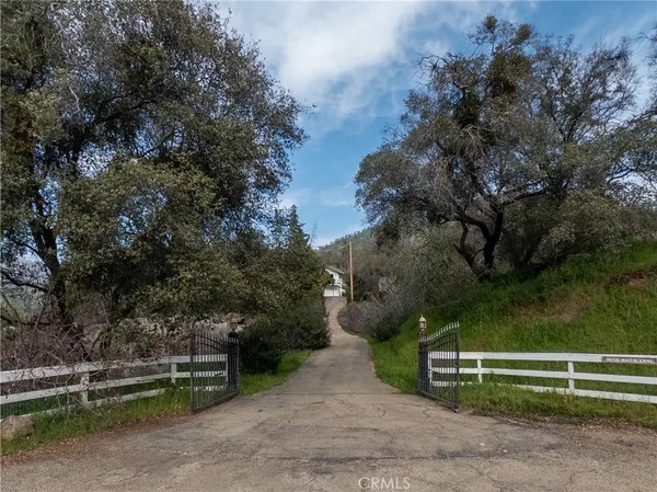 $400,000 | 38758 Aster Lane, Squaw Valley, CA 93675