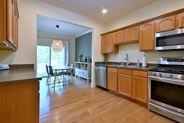 $350,000 | 967 Oak Ridge Boulevard, Elgin, IL 60120