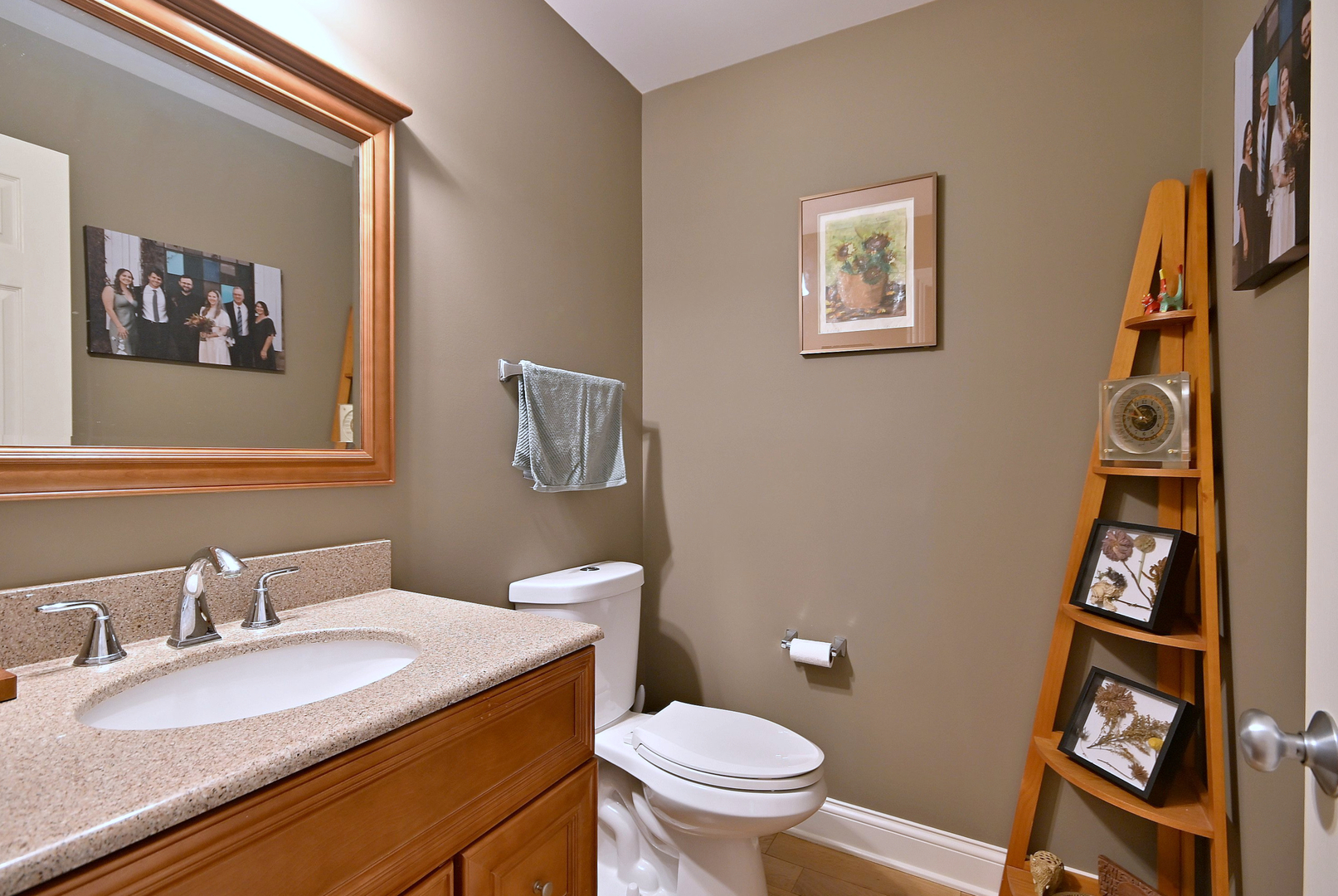 967 Oak Ridge Boulevard Elgin, IL 60120 - Photo 16 of 30