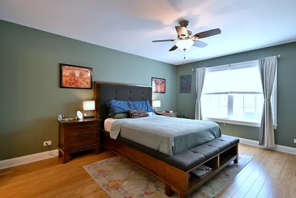 $350,000 | 967 Oak Ridge Boulevard, Elgin, IL 60120