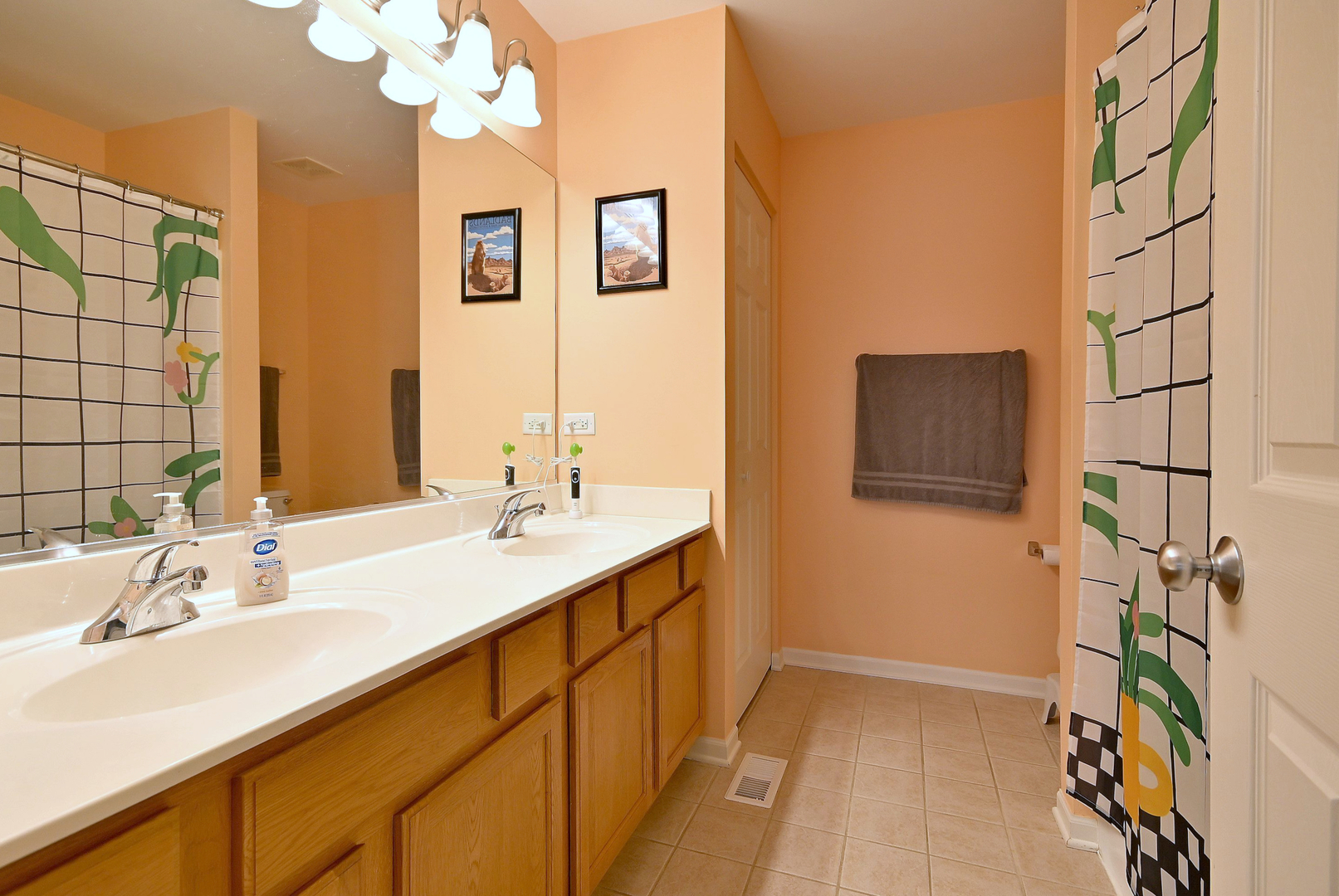 967 Oak Ridge Boulevard Elgin, IL 60120 - Photo 22 of 30