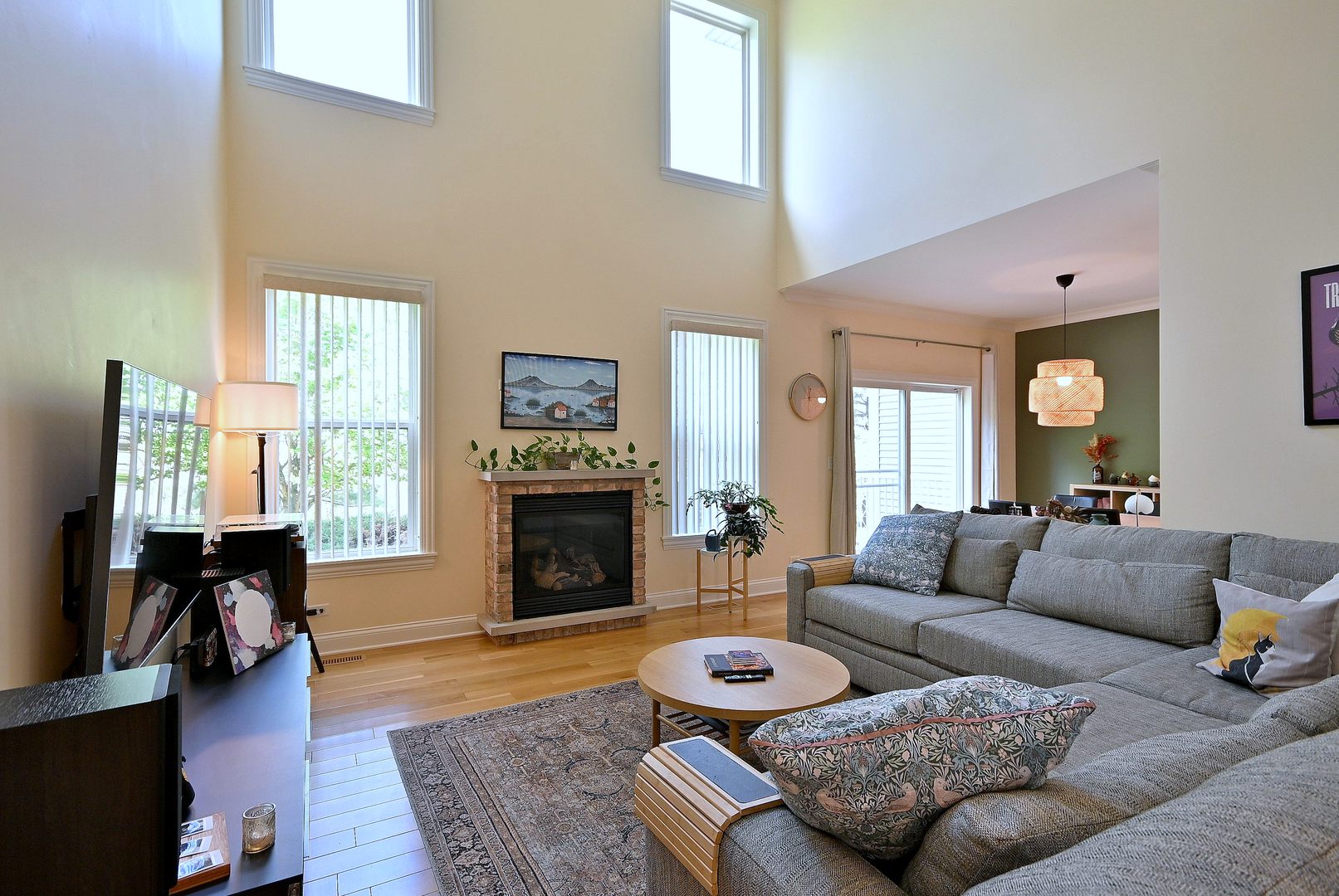 967 Oak Ridge Boulevard Elgin, IL 60120 - Photo 5 of 30