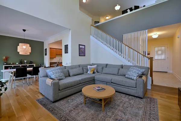 $350,000 | 967 Oak Ridge Boulevard, Elgin, IL 60120