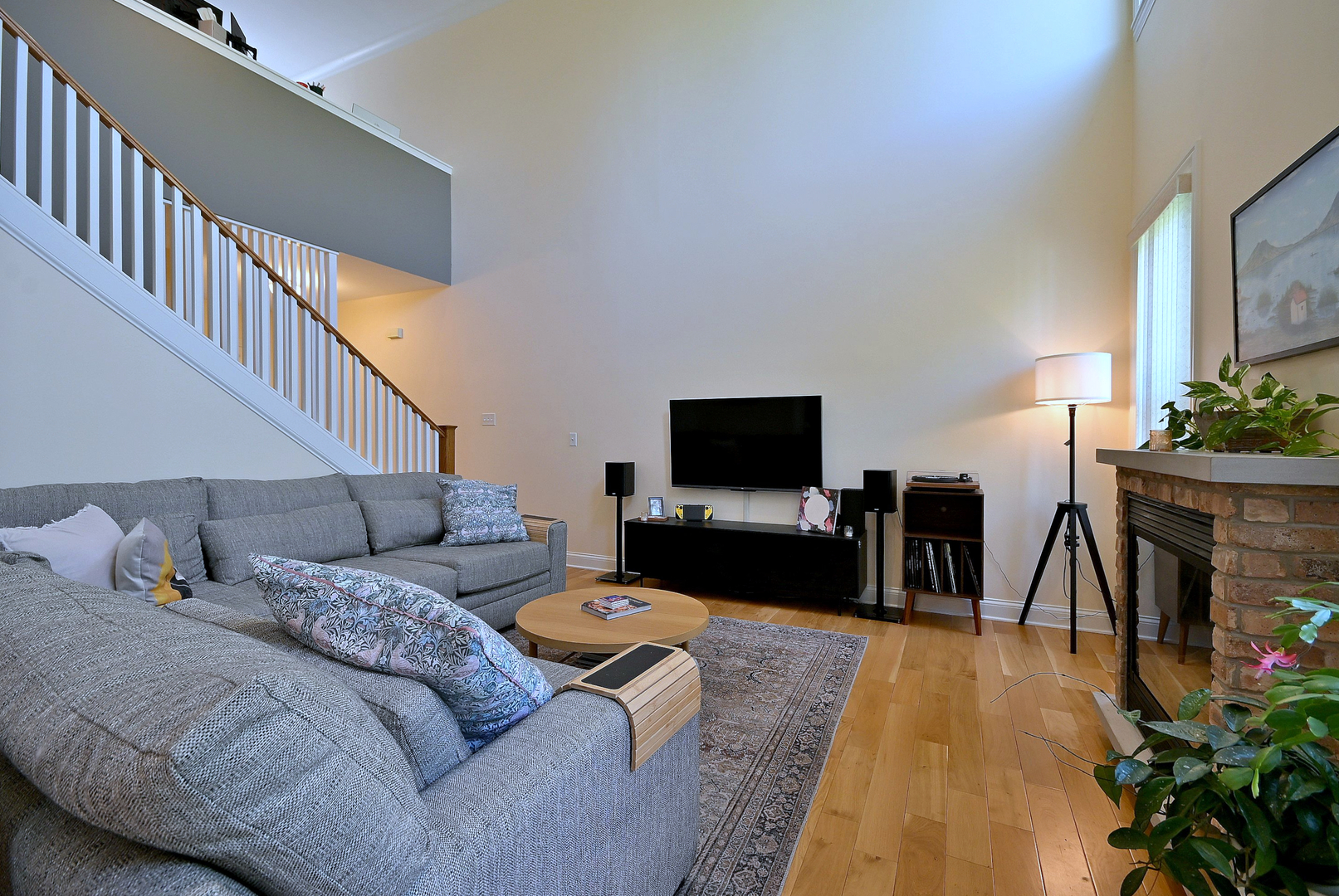 967 Oak Ridge Boulevard Elgin, IL 60120 - Photo 9 of 30