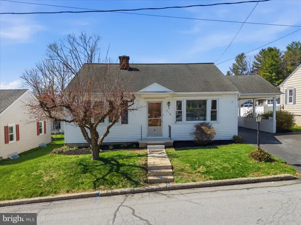 $330,000 | 216 North Pitt Street, Manheim, PA 17545