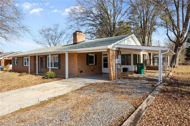 $255,000 | 3805 Littlebrook Drive, Clemmons, NC 27012