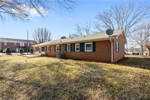 $255,000 | 3805 Littlebrook Drive, Clemmons, NC 27012