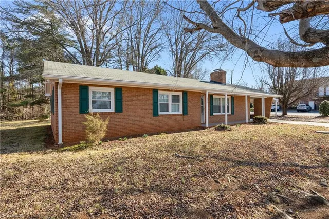 $255,000 | 3805 Littlebrook Drive, Clemmons, NC 27012