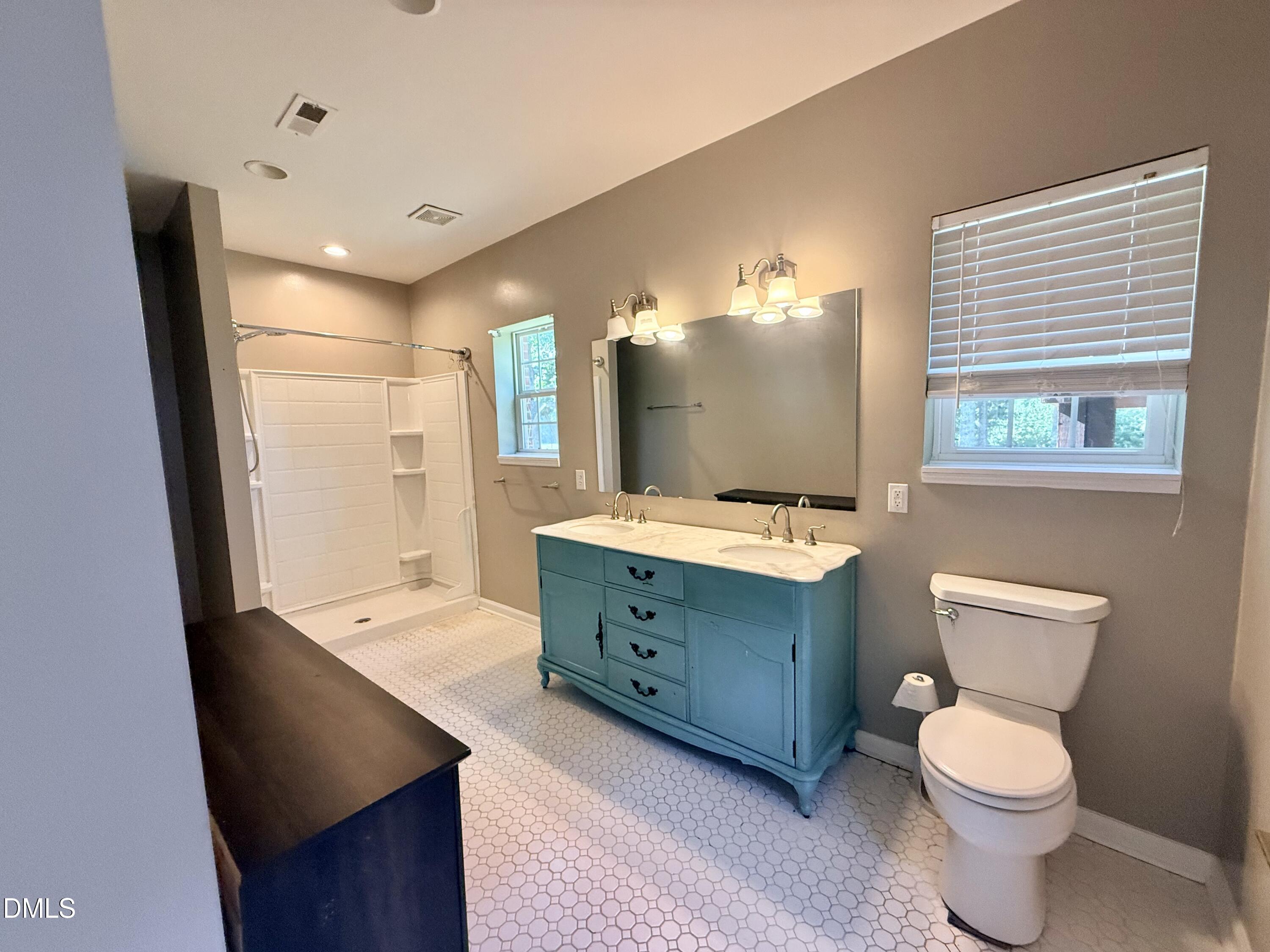 3920 Oxford Road Roxboro, NC 27574 - Photo 24 of 42 IMG_2027
