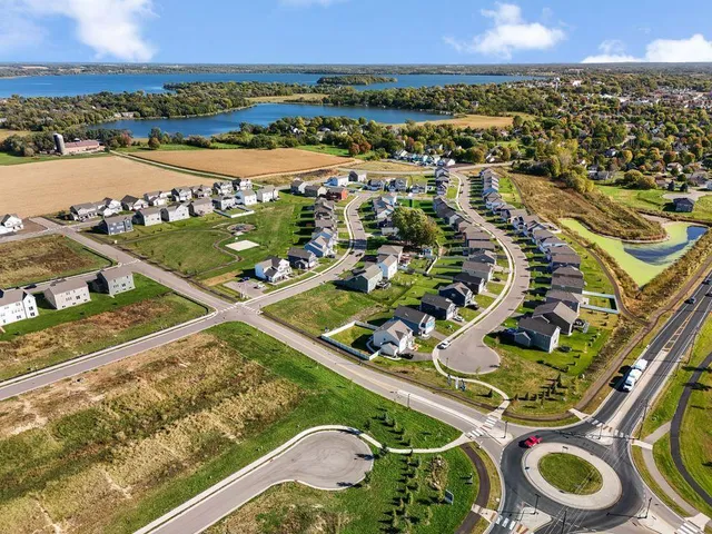 $469,990 | 1010 Goldenrod Trail, Waconia, MN 55387