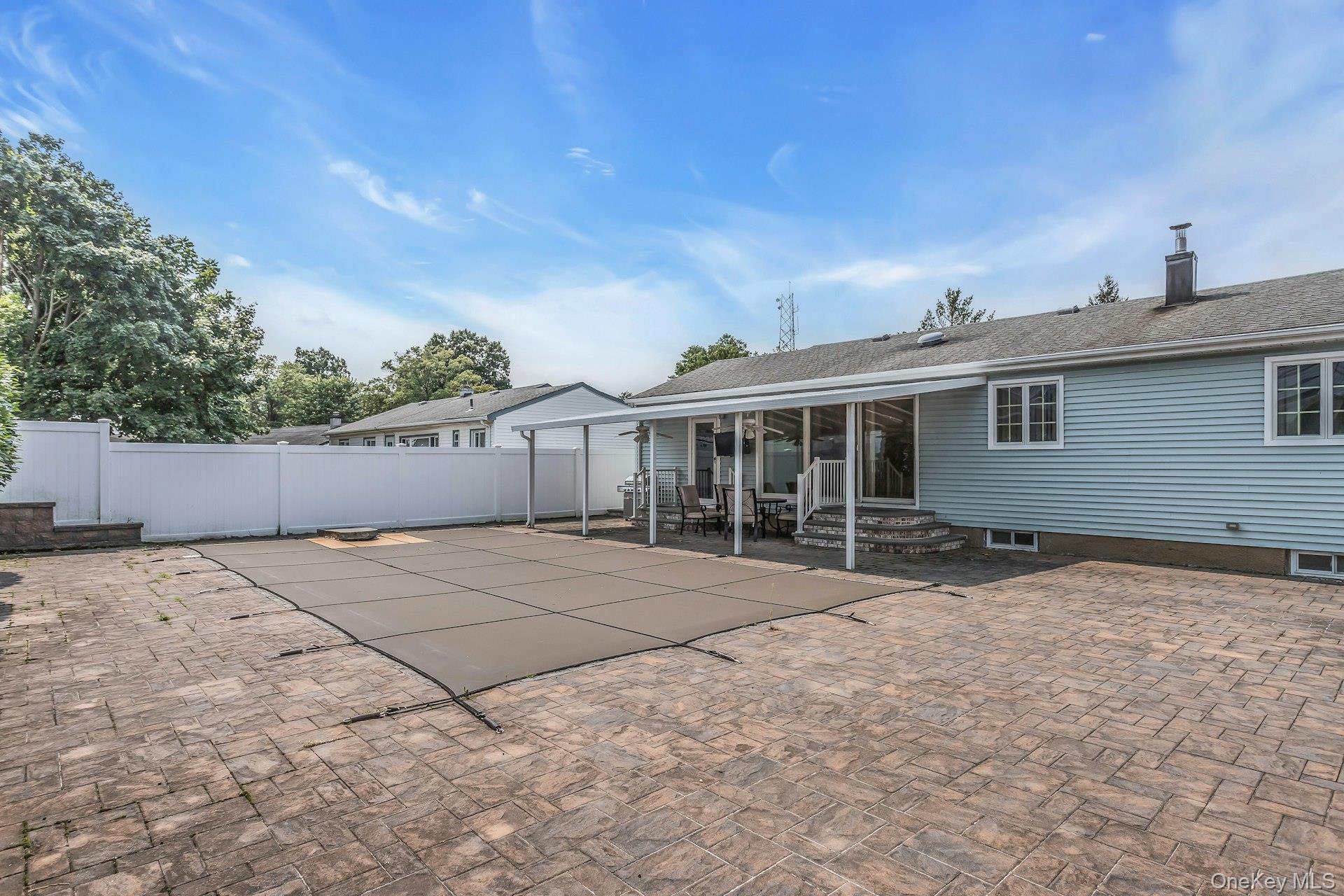 8 Gerhard Road Plainview, NY 11803 - Photo 30 of 32 Gallery Image 30
