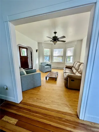 $3,600 | 18 Bedlow Avenue, Newport, RI 02840