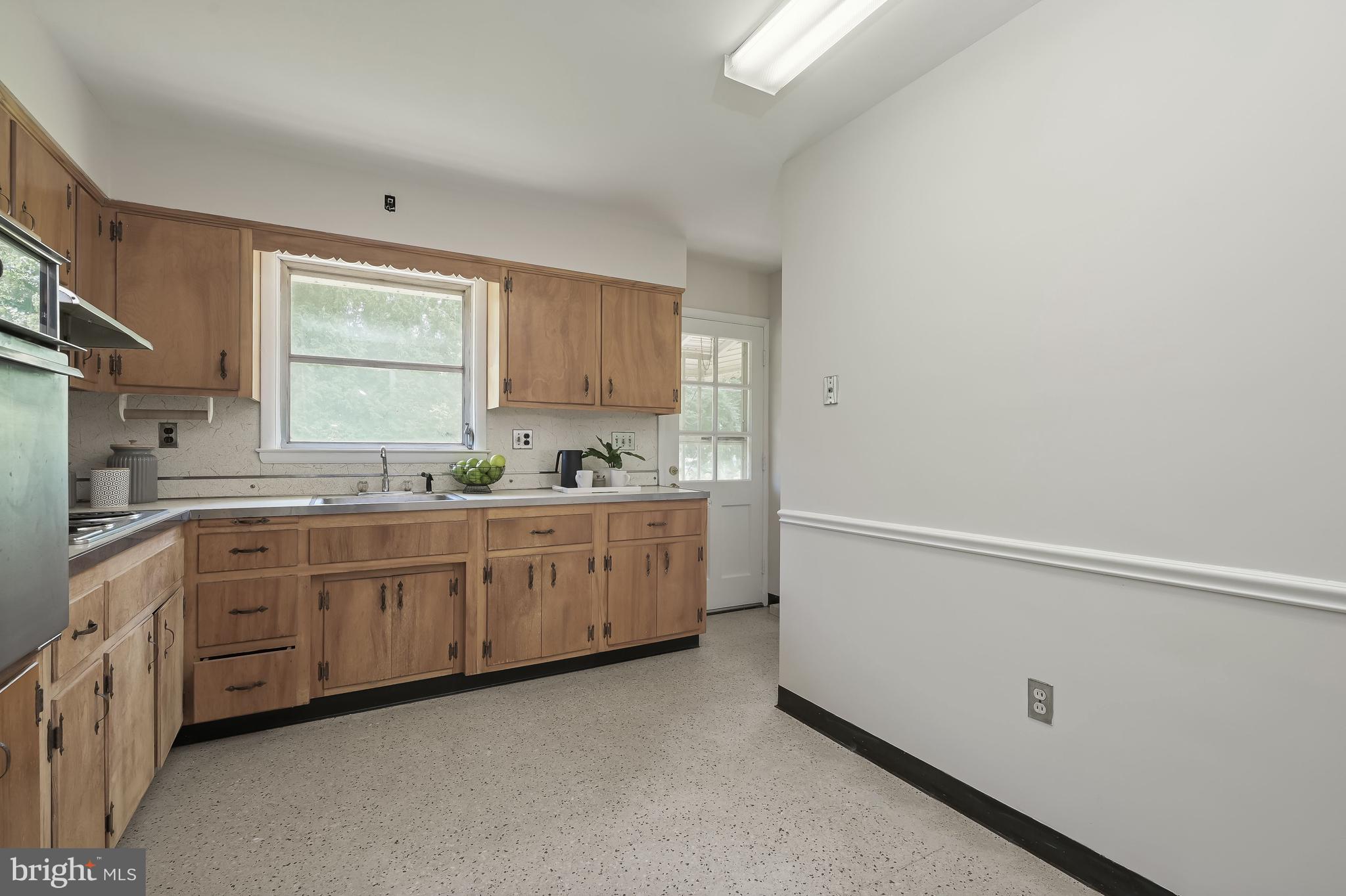 61 Belfast Road Lutherville-Timonium, MD 21093 - Photo 16 of 36 Kitchen