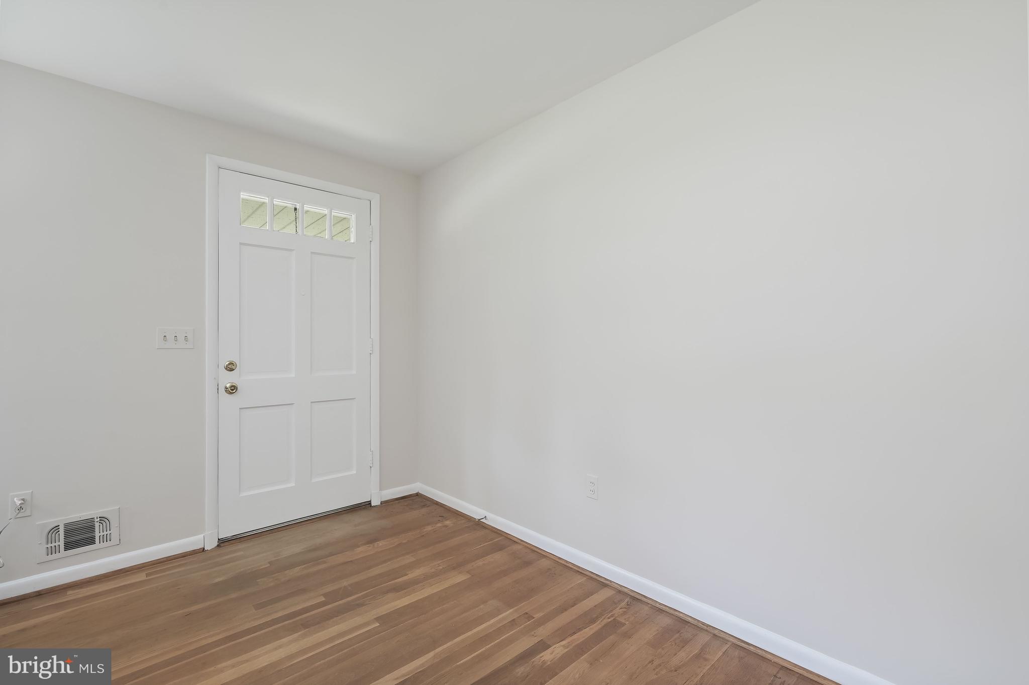 61 Belfast Road Lutherville-Timonium, MD 21093 - Photo 5 of 36 Entrance