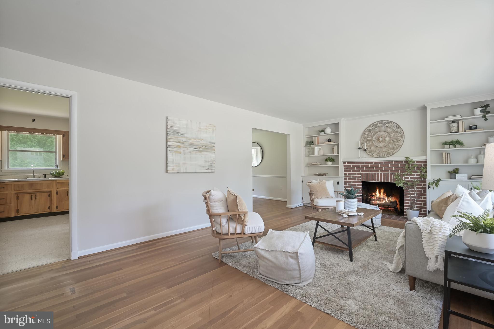 61 Belfast Road Lutherville-Timonium, MD 21093 - Photo 6 of 36 Living Room