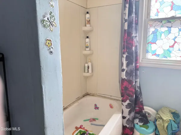$199,900 | 50 Montgomery Street, Gloversville, NY 12078