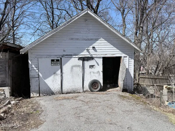 $199,900 | 50 Montgomery Street, Gloversville, NY 12078