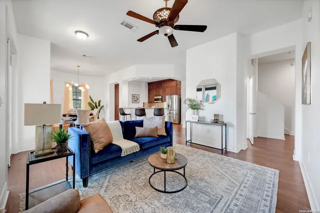 $3,900 | 215 Center Street, Unit 311, San Antonio, TX 78202