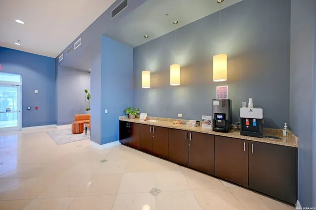 $3,900 | 215 Center Street, Unit 311, San Antonio, TX 78202