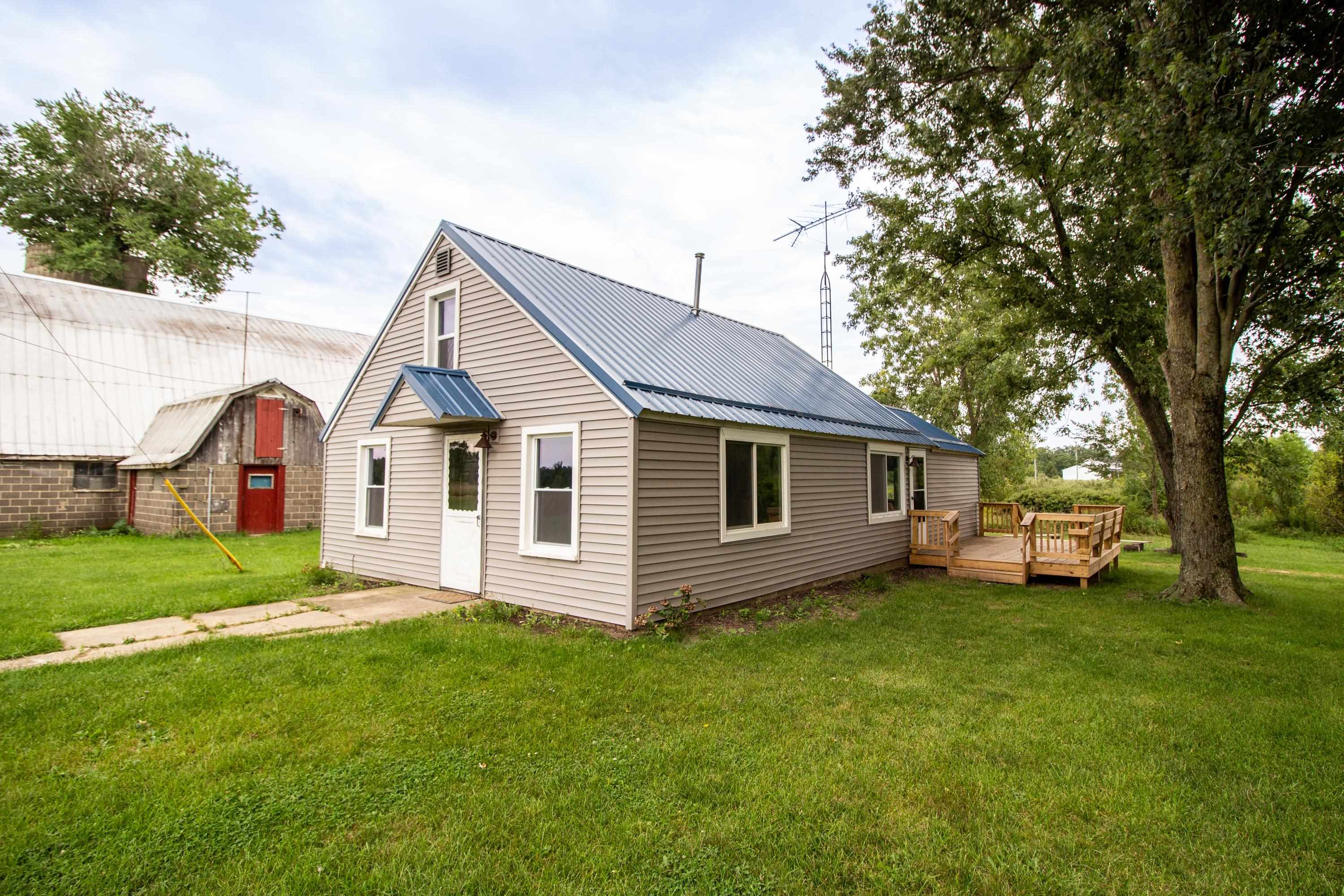 4372 Dean Road Brown City, MI 48416 - Photo 2 of 40