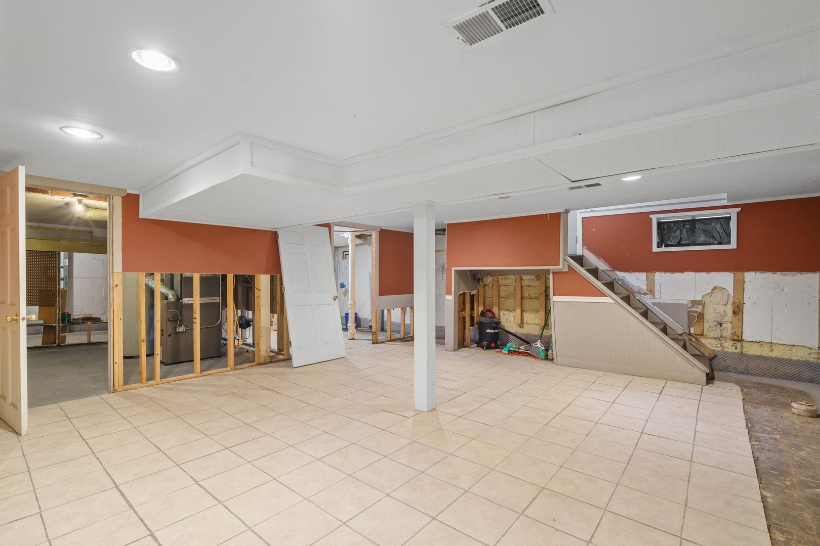 2327 6th Street Moline, IL 61265 - Photo 21 of 22 a view of a livingroom with couch and window