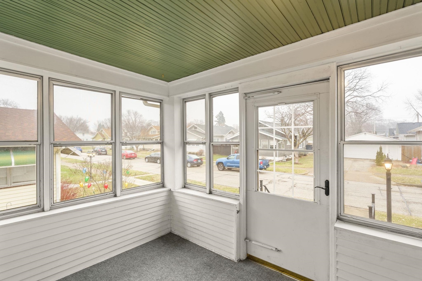 2327 6th Street Moline, IL 61265 - Photo 4 of 22 a view of an empty room with a window