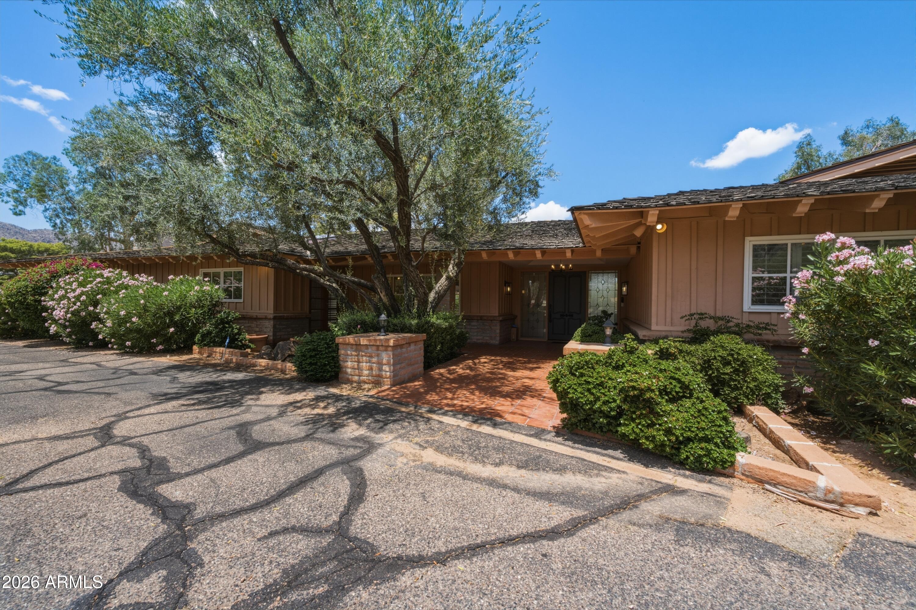 5136 East Roadrunner Road Paradise Valley, AZ 85253 - Photo 21 of 27 5136_E_Roadrunner_Rd_070