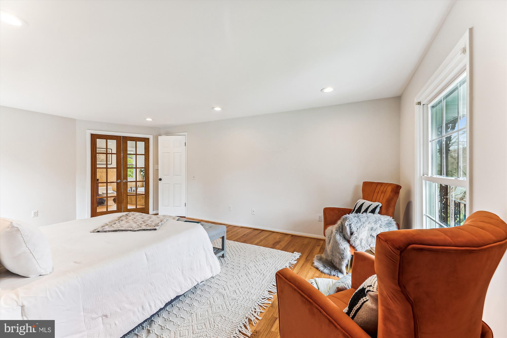 8500 Fox Run Potomac, MD 20854 - Photo 22 of 61 Primary Bedroom