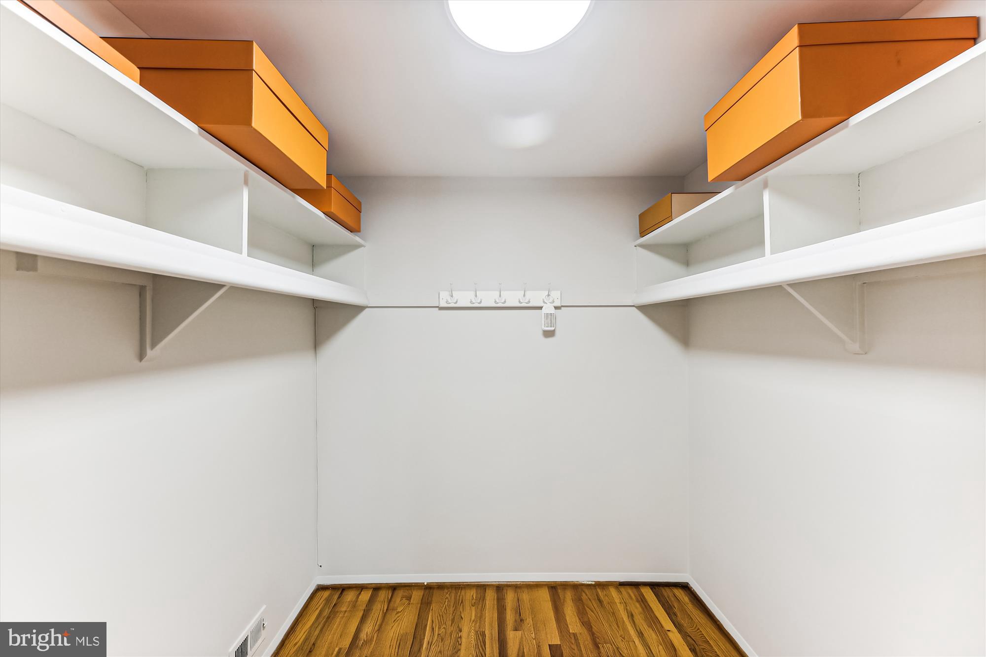 8500 Fox Run Potomac, MD 20854 - Photo 23 of 61 Walk in Closet