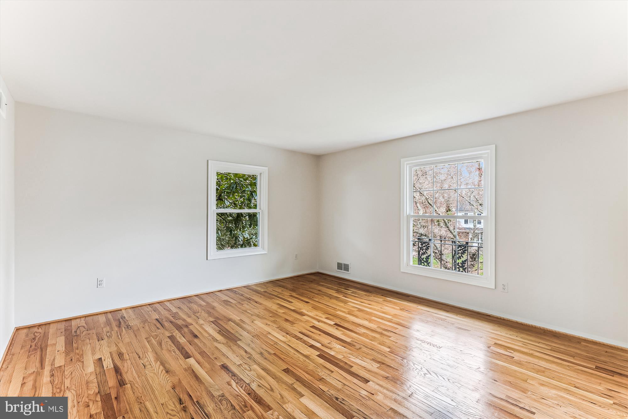 8500 Fox Run Potomac, MD 20854 - Photo 27 of 61 Bedroom 3