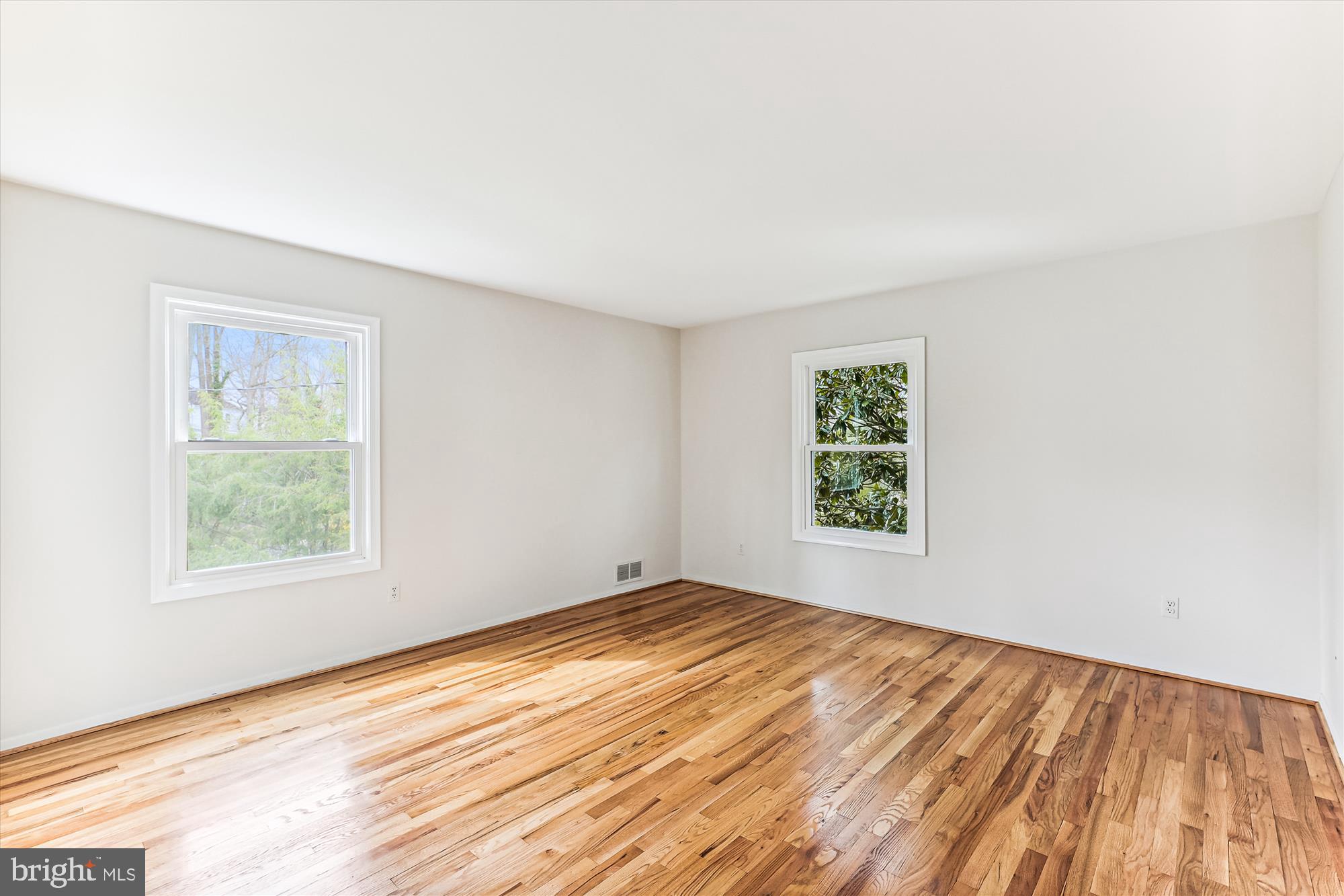 8500 Fox Run Potomac, MD 20854 - Photo 29 of 61 Bedroom 4