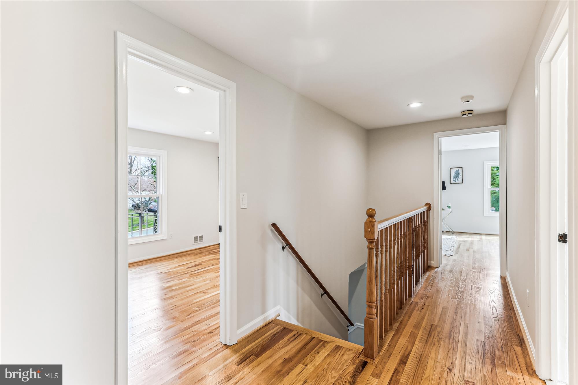 8500 Fox Run Potomac, MD 20854 - Photo 41 of 61 Stairs