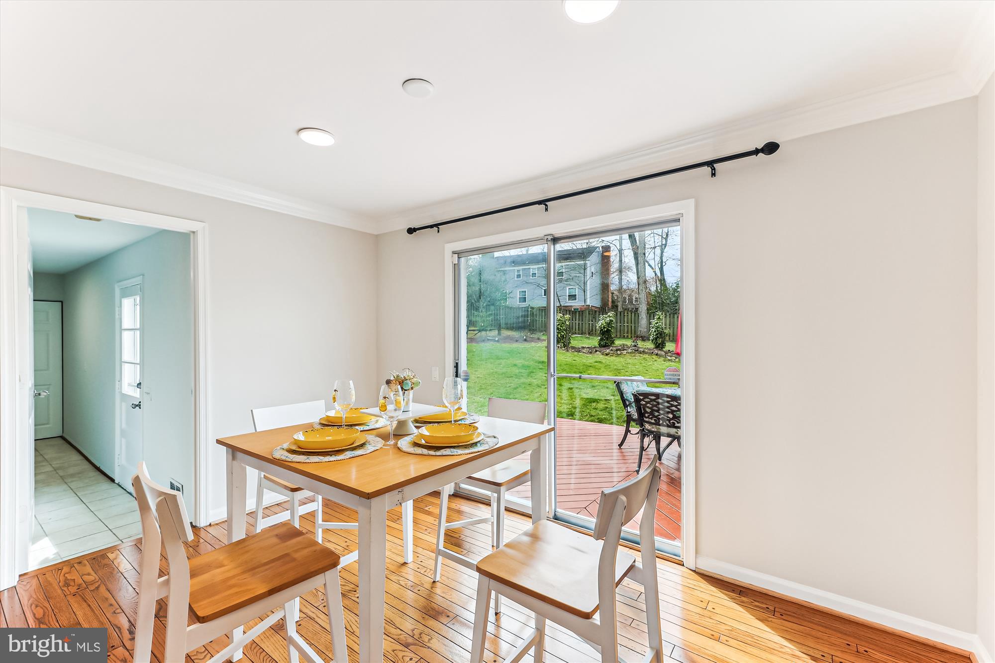 8500 Fox Run Potomac, MD 20854 - Photo 9 of 61 Breakfast Area